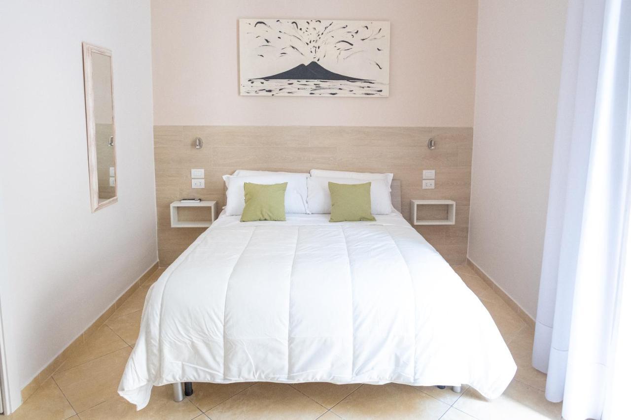 نابولي Leone Suites Toledo المظهر الخارجي الصورة